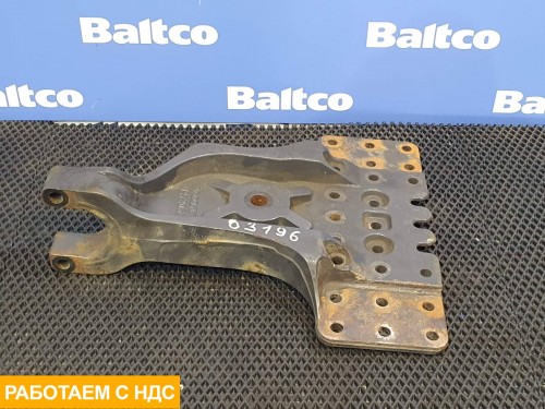 Кронштейн реактивной тяги правый