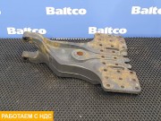 Кронштейн реактивной тяги правый